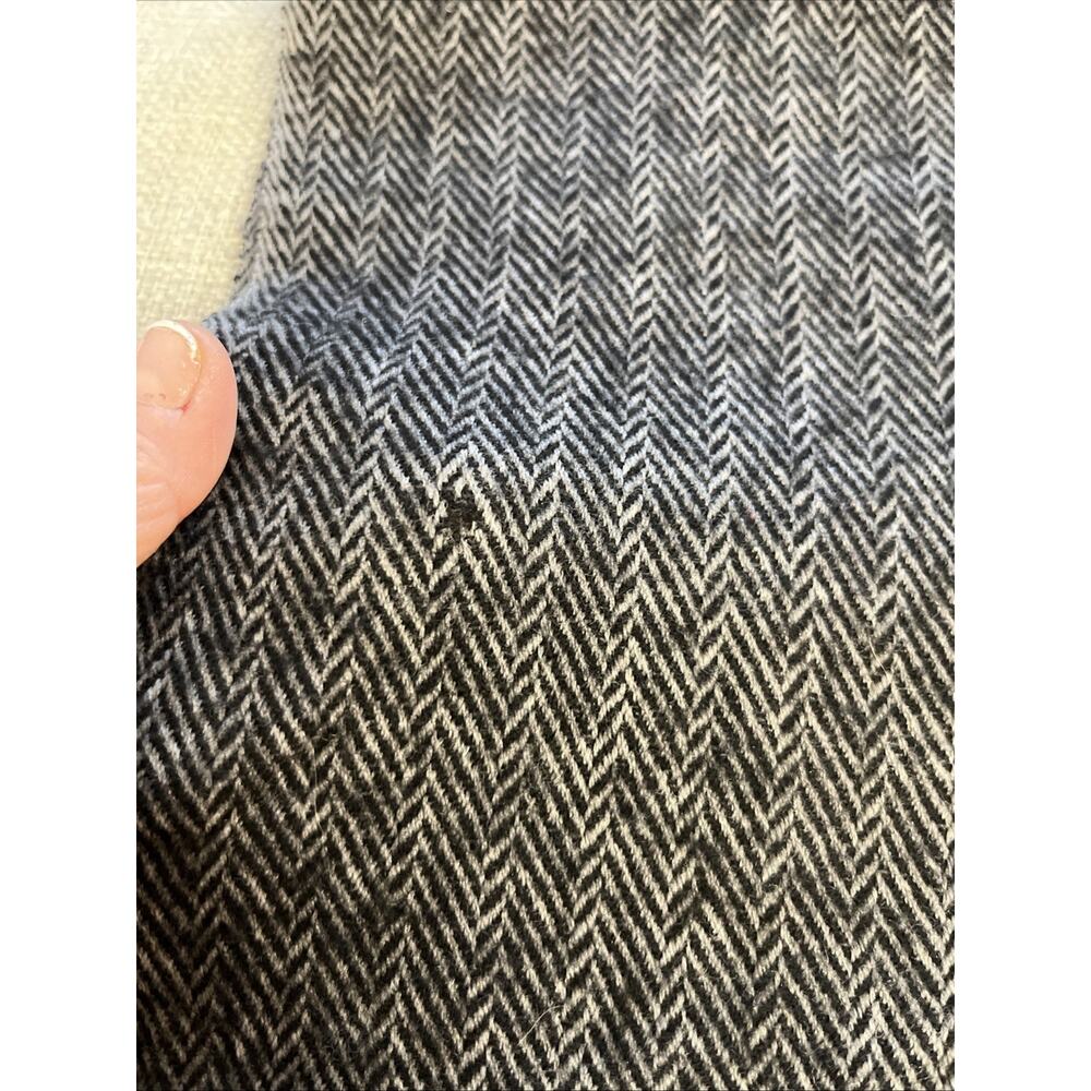 Vintage PIERRE CARDIN Fine Muffler Herringbone 100% Pure Wool Scarf Gray Classic - Picture 3 of 8